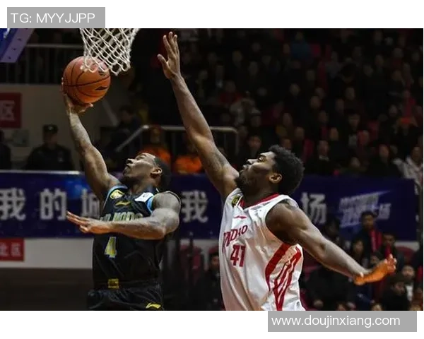 黑龙江与新疆篮球对决直播精彩瞬间全程回顾与分析